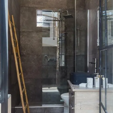 Villa Allstar Boutique House In Downtown, Direct Connection With Airport Atina
