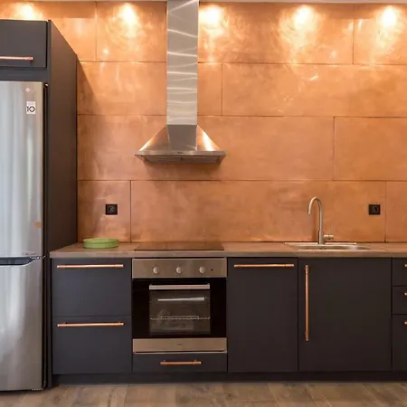 Allstar Boutique House In Downtown, Direct Connection With Airport * Atina