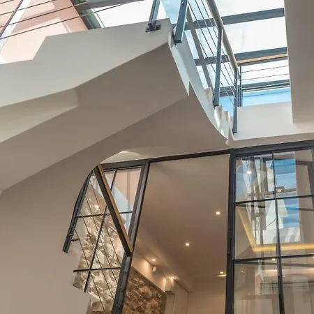 Allstar Boutique House In Downtown, Direct Connection With Airport * Atina